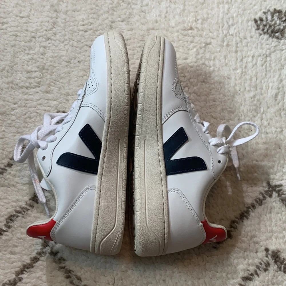 Veja V-10 Sneakers
